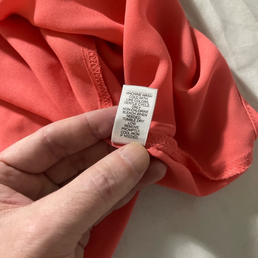 Chaus Coral Pink Blouse Women’s Roll Tab Sleeve High Low Hem Lightweight Top - Picture 8 of 10